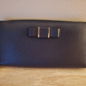 Like New - Coach Darcy Navy Bow Crosshatch Accordian Zip Wallet with Gold